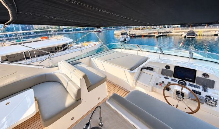 Majesty 77ft private yacht charter in Dubai — photo 3