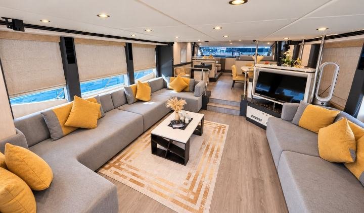 Majesty 77ft private yacht charter in Dubai — photo 5