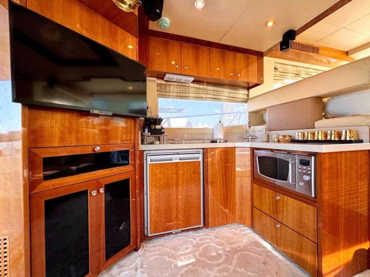 Misty 48ft private yacht charter in Dubai — photo 3