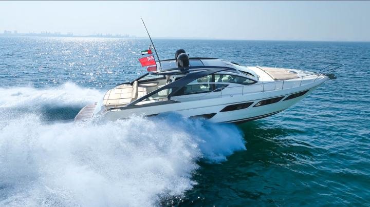 Pershing 5X White yacht in Dubai
