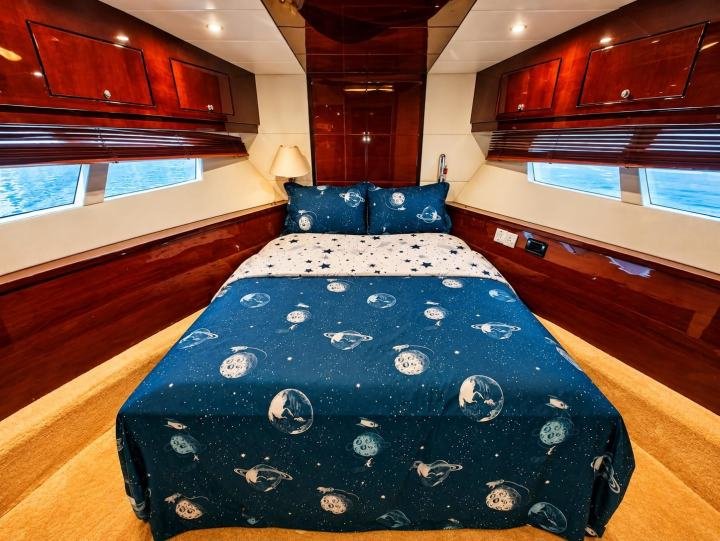 Silfra 66ft private yacht charter in Dubai — photo 5